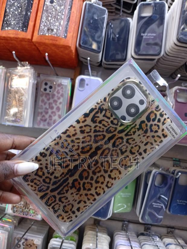 Leopard Print Phone Case for the Apple iPhone 12 Pro Max. - thumbnail 2