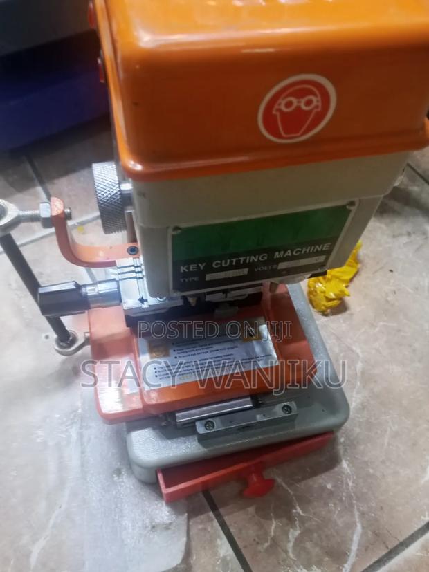 Reliable Key Cutting Machine