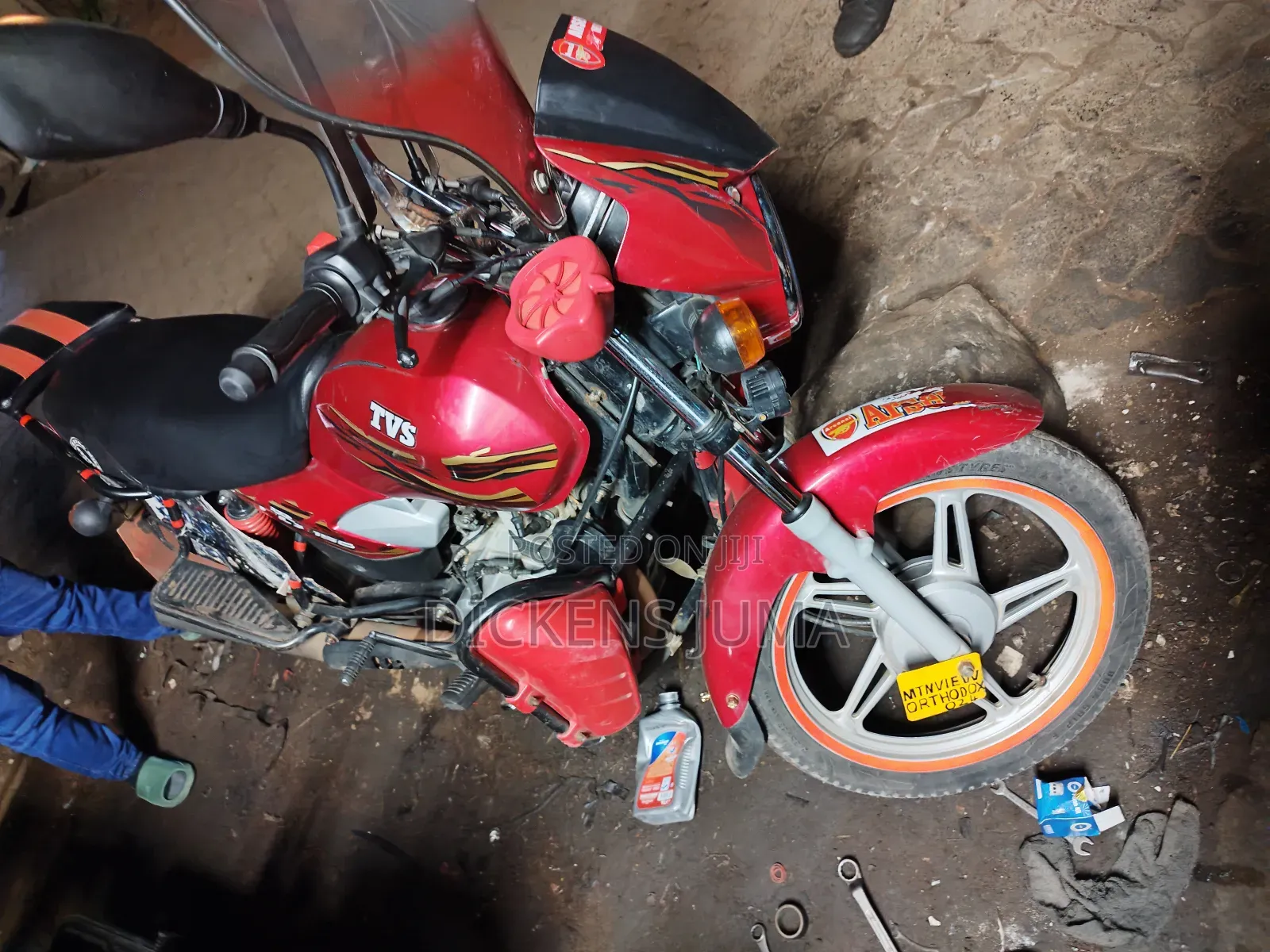 TVS HLX 125 2024 Red