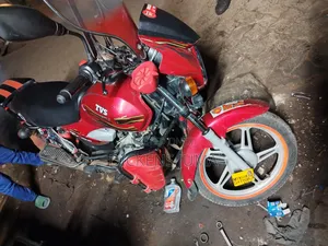 TVS HLX 125 2024 Red