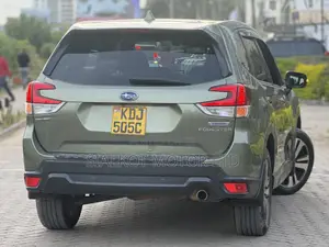 Subaru Forester Premium AWD 2019 Green