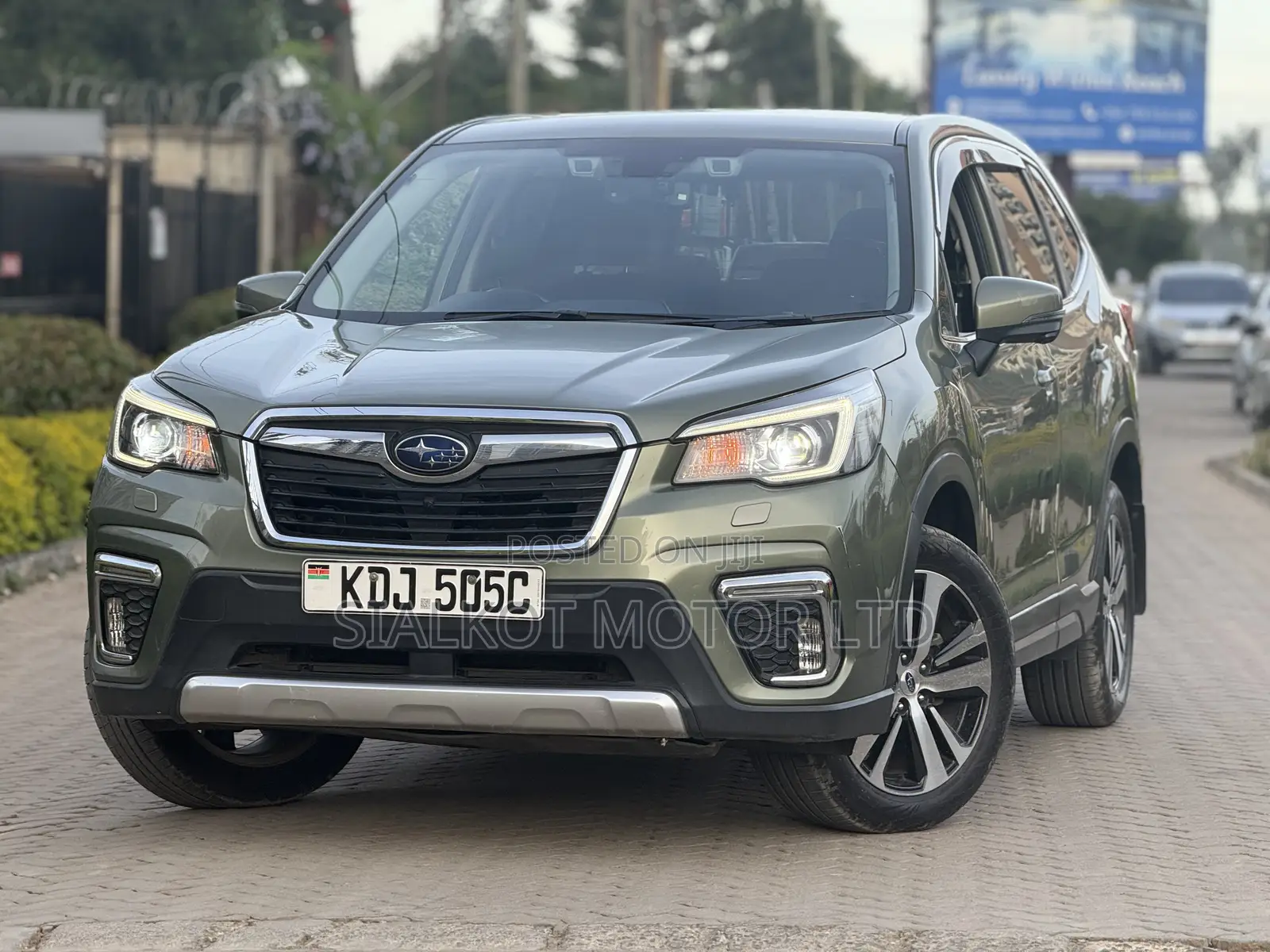 Subaru Forester Premium AWD 2019 Green