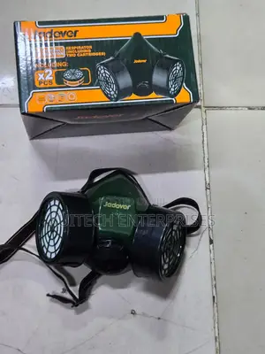 New Half Mask Respirator With 2 Cartridges
