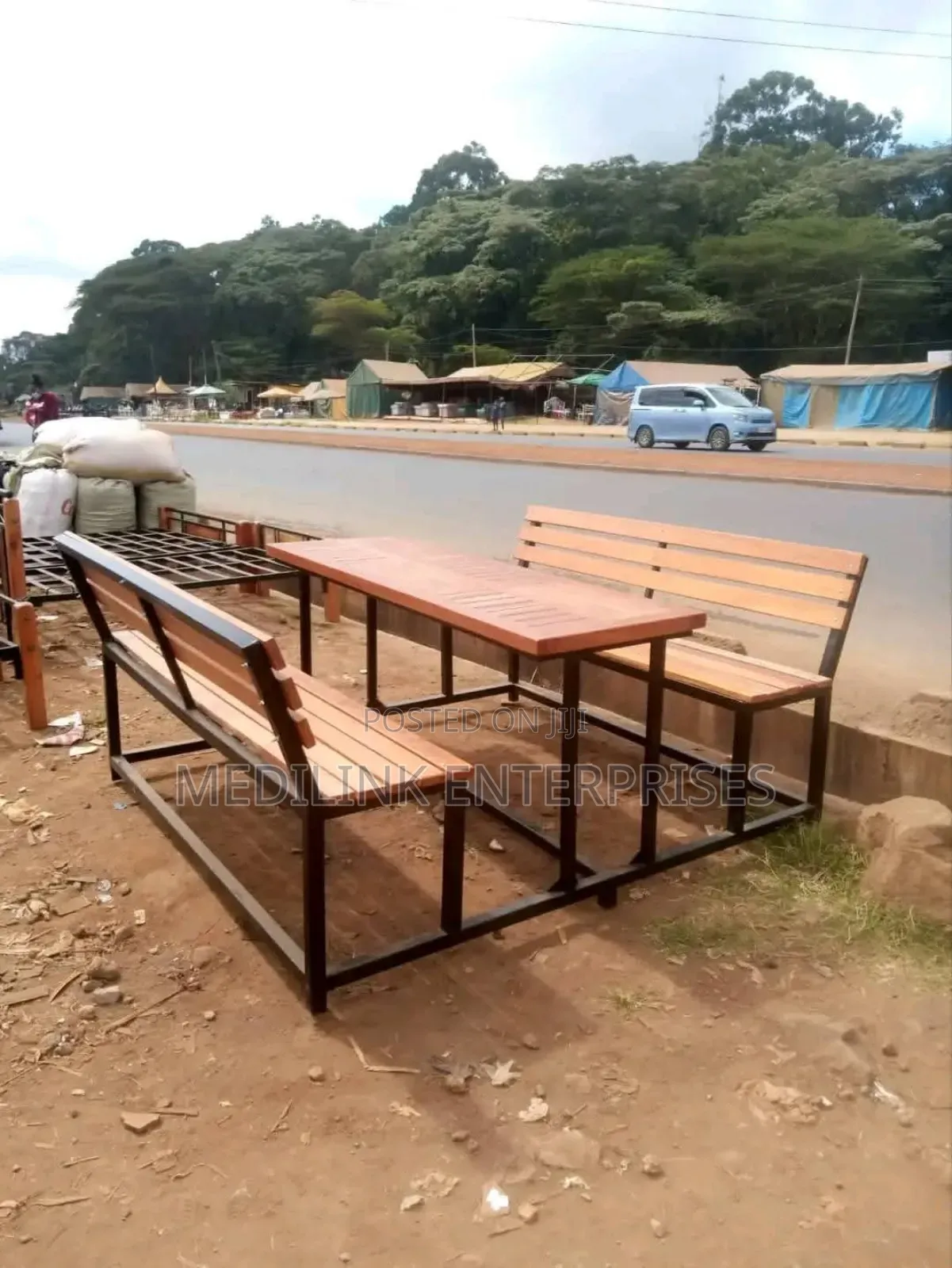 Customized Mahogany Metallic Benches