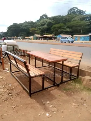 Customized Mahogany Metallic Benches