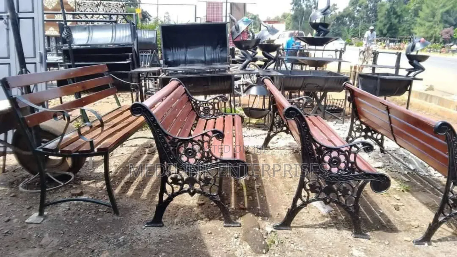 Cast Iron Legs+Mahogany Wooden Seat Area