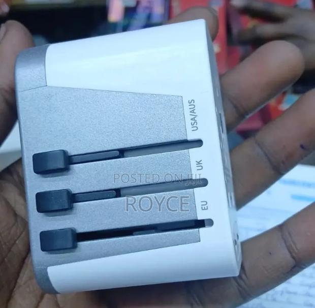 4 Usb Universal Travel Adapter - thumbnail 2