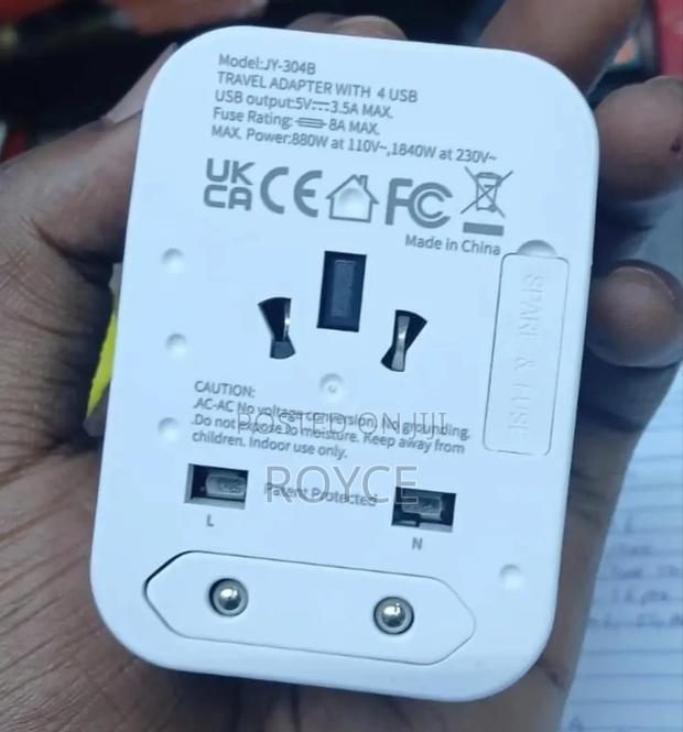 4 Usb Universal Travel Adapter - thumbnail 3