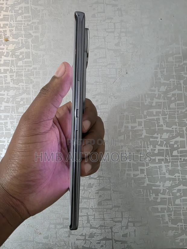 Vivo V40 5G 256 GB Gray - thumbnail 4