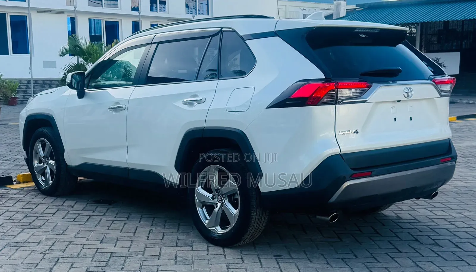 Toyota RAV4 2020 White