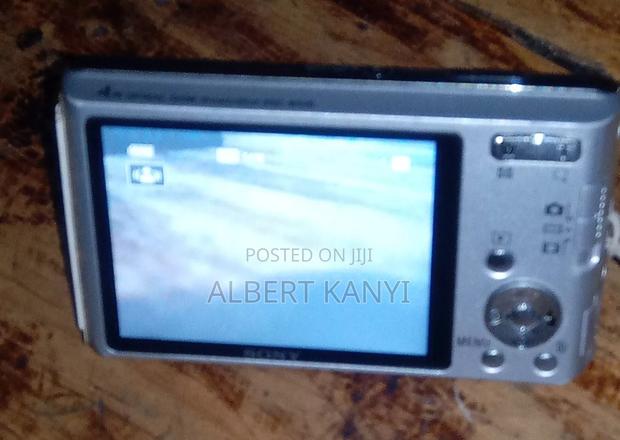 Sony Digital Camera - thumbnail 3