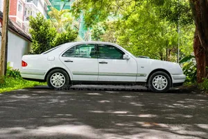 Mercedes-Benz E230 1997 White