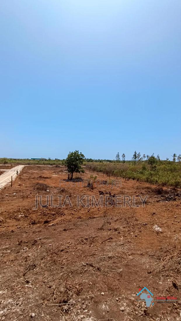 Tezo Secured Gated Community Plots 50 by 100 - thumbnail 7