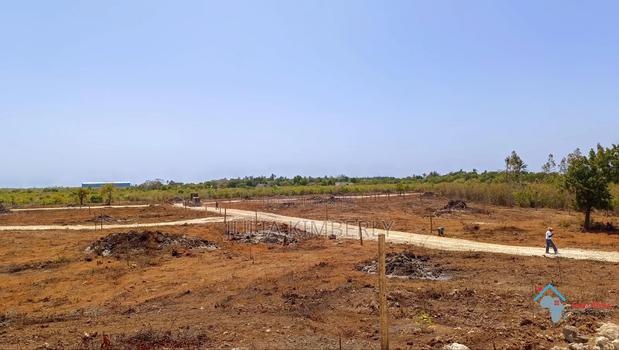 Tezo Secured Gated Community Plots 50 by 100 - thumbnail 8