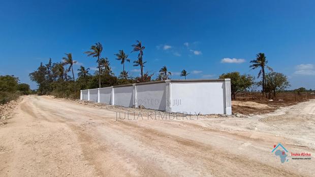 Tezo Secured Gated Community Plots 50 by 100 - thumbnail 3