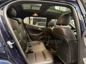 Mercedes-Benz GLA 250 2019 Blue