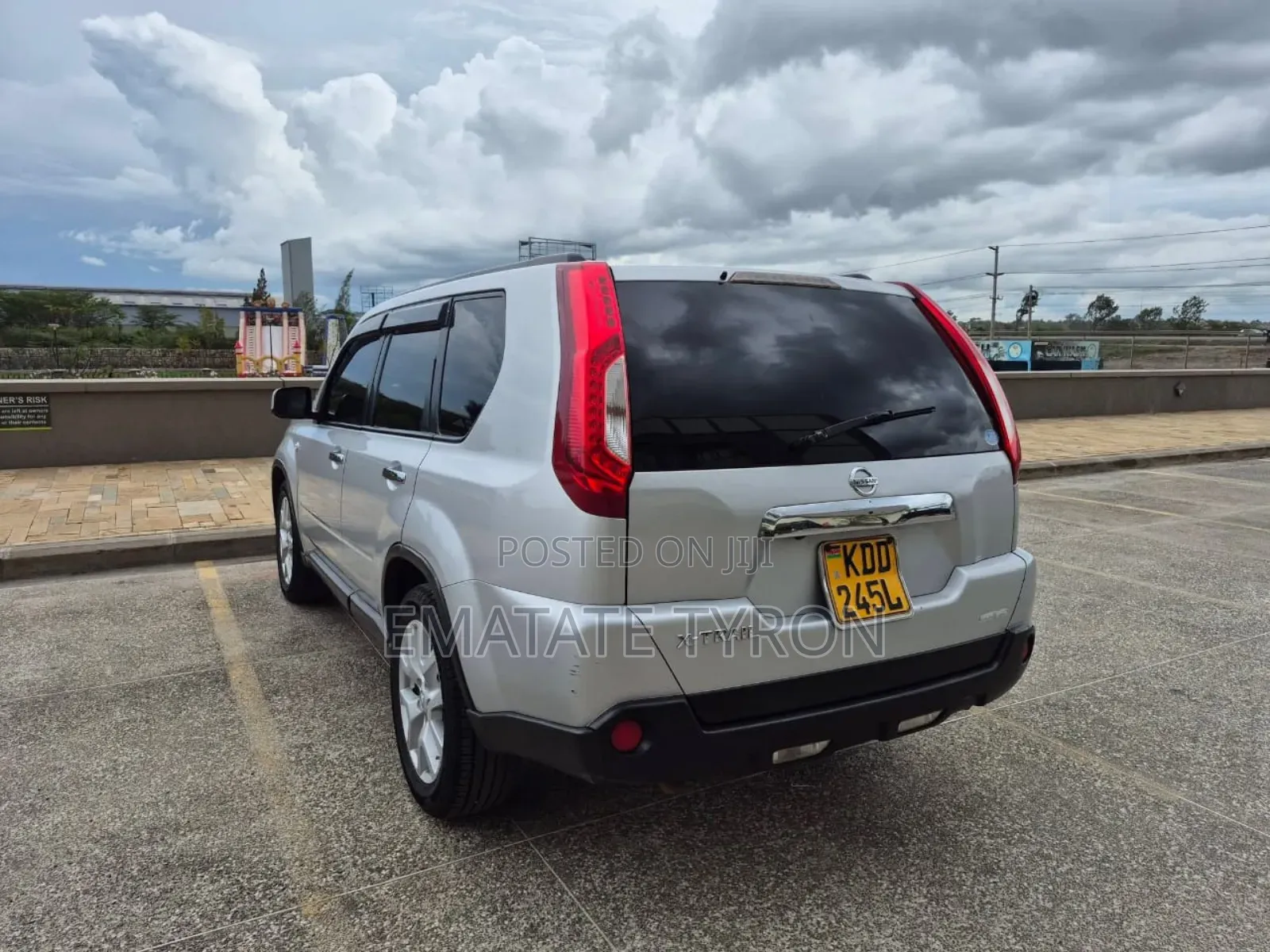 Nissan X-Trail 2.0 Petrol FWD 2013 Silver