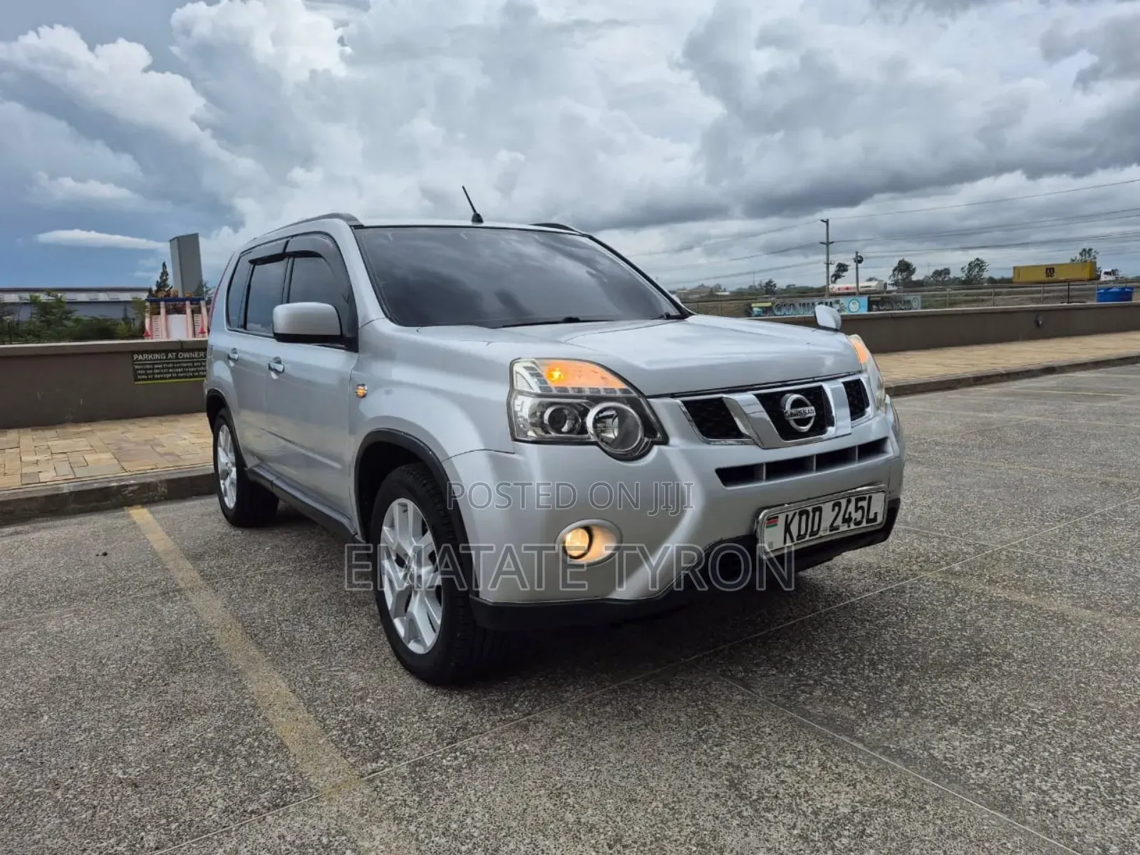 Nissan X-Trail 2.0 Petrol FWD 2013 Silver