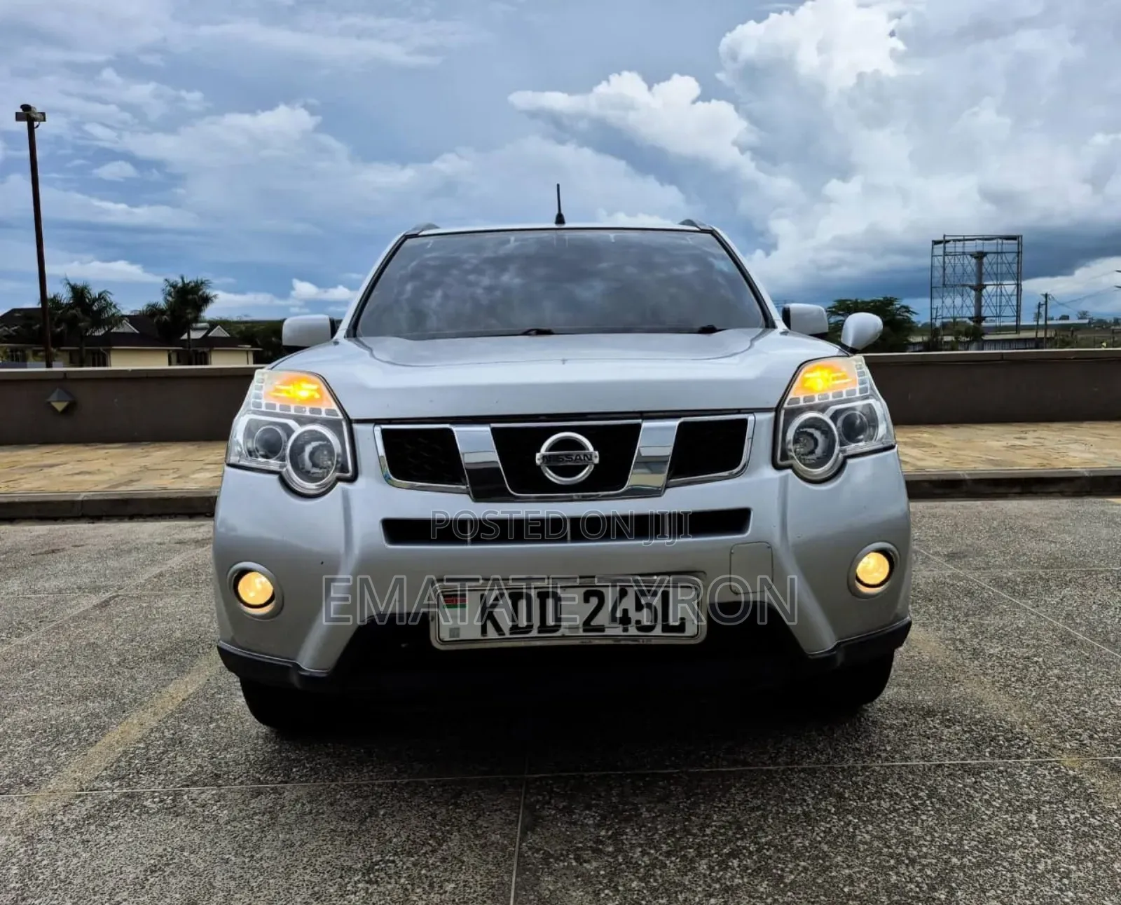 Nissan X-Trail 2.0 Petrol FWD 2013 Silver