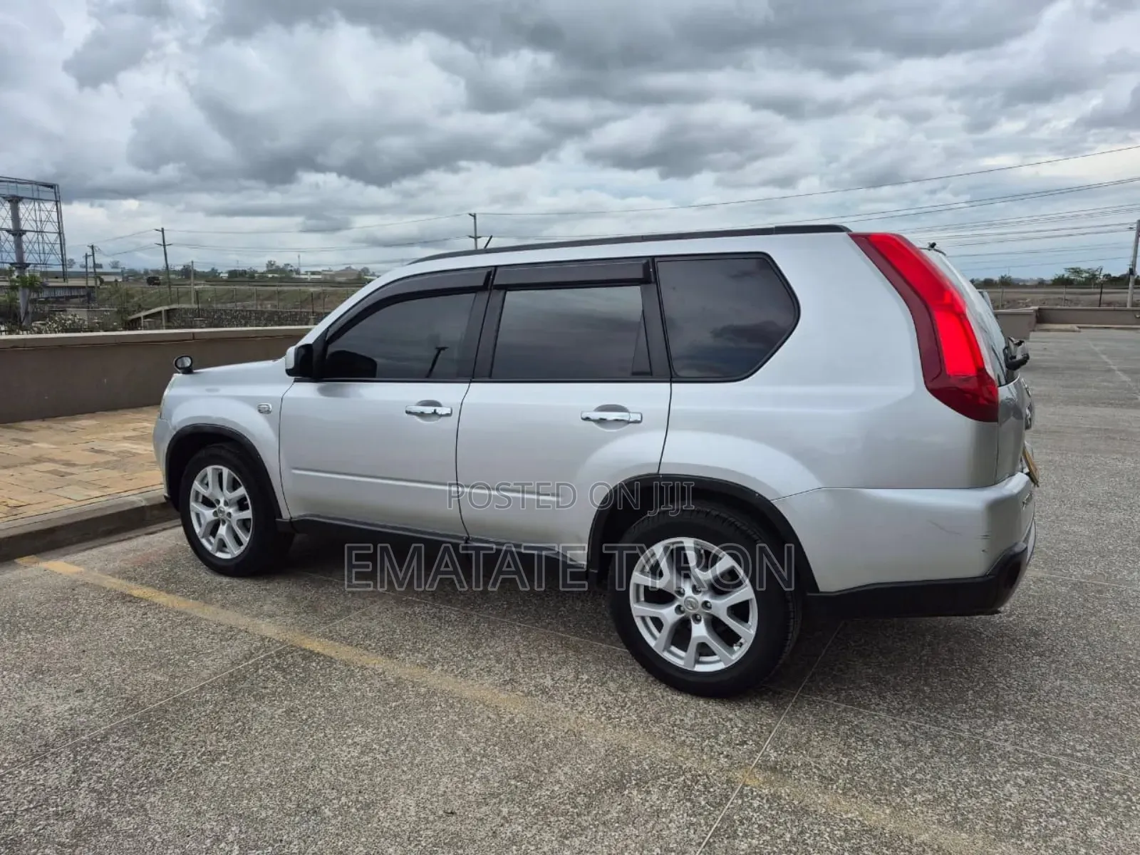 Nissan X-Trail 2.0 Petrol FWD 2013 Silver