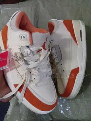 White and Orange Unisex Classy Jordan J4 Sneakers Size 38 to 45