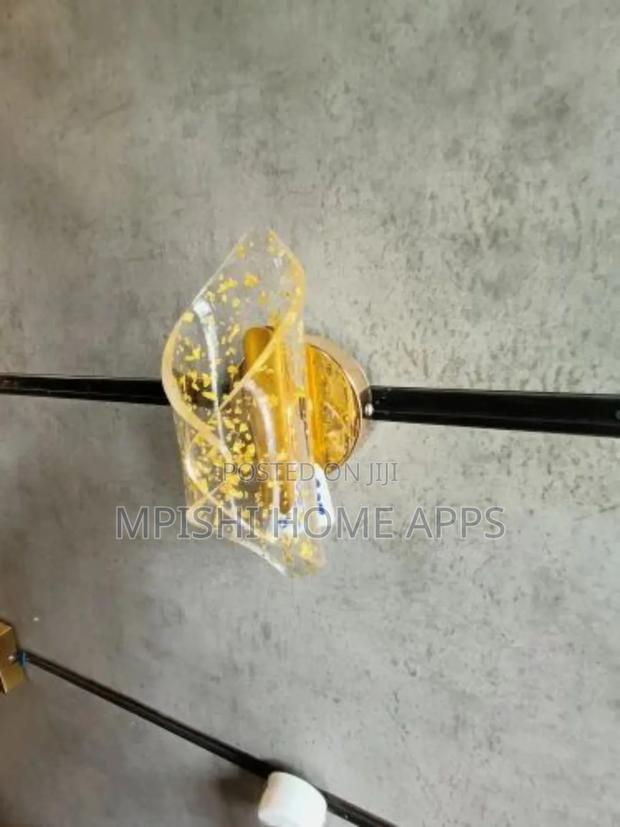 Acrylic Wall Lamp - thumbnail 5