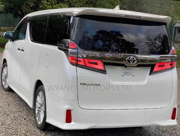 Toyota Vellfire 2019 White - thumbnail 4