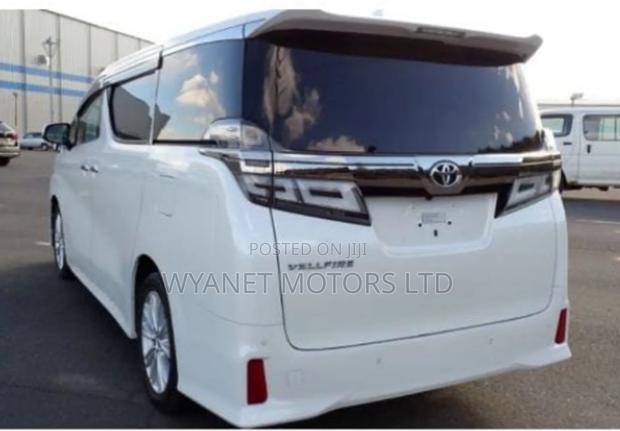 Toyota Vellfire 2019 White - thumbnail 11