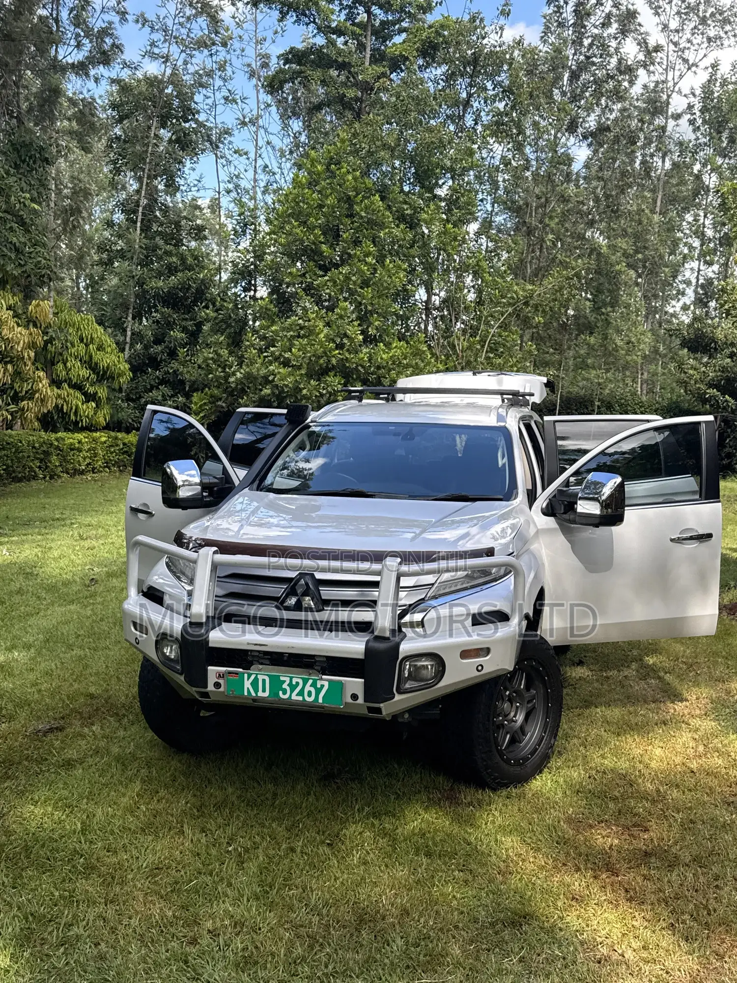 Mitsubishi Pajero Sport 2022 Off white