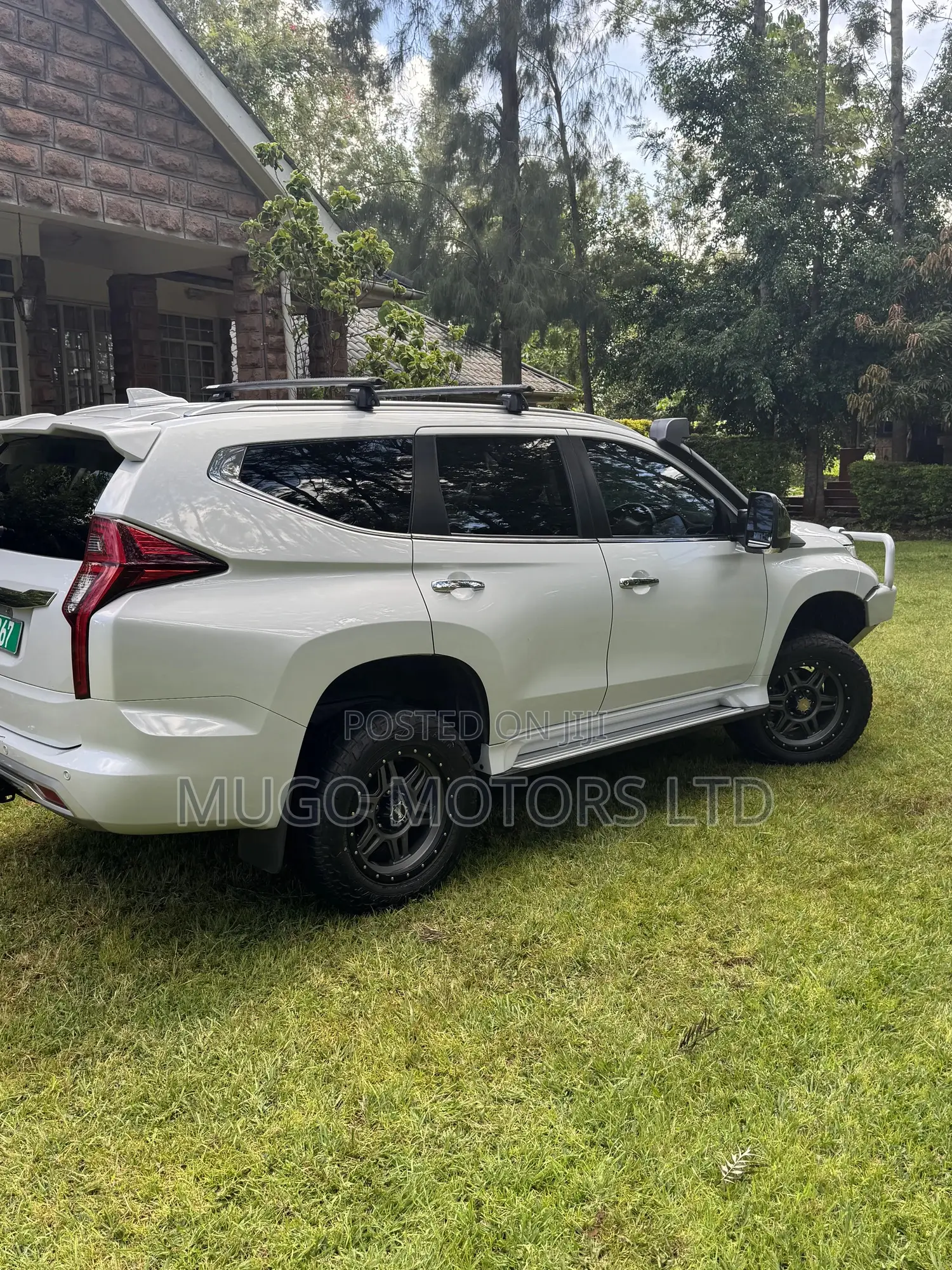 Mitsubishi Pajero Sport 2022 Off white