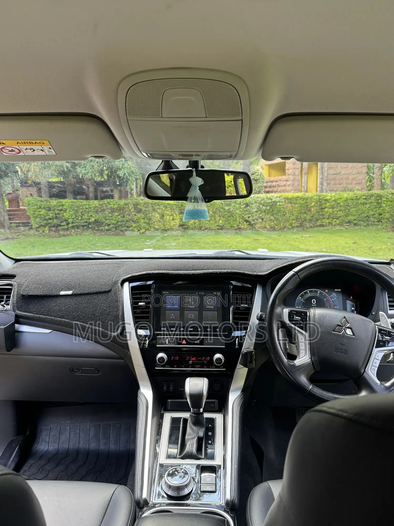 Mitsubishi Pajero Sport 2022 Off white