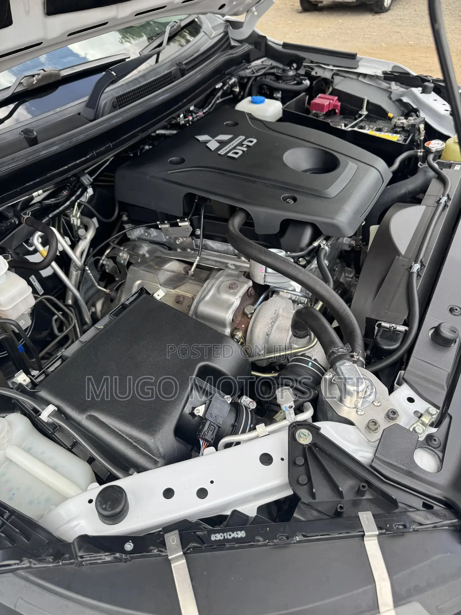 Mitsubishi Pajero Sport 2022 Off white
