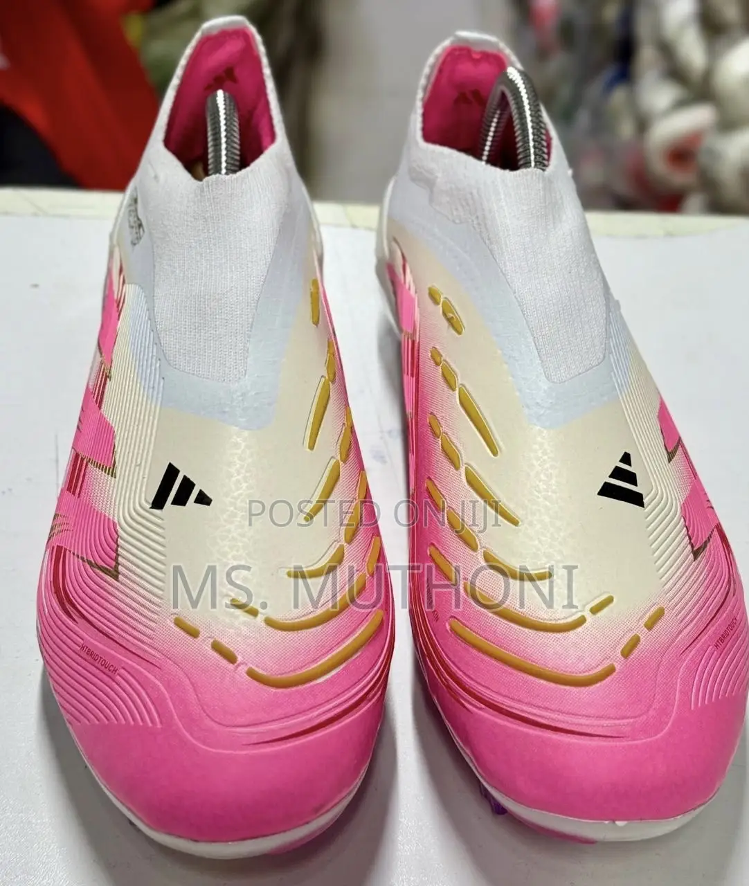 Firm Ground Laceless a . Predator Soccer Boots Size 40-45