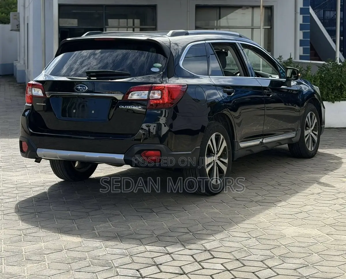 Subaru Outback 2019 Matt Black