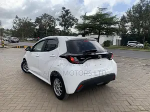 Toyota Yaris 1.5 Sedan L 2020 White
