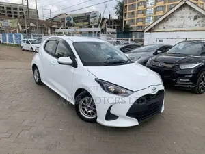 Toyota Yaris 1.5 Sedan L 2020 White