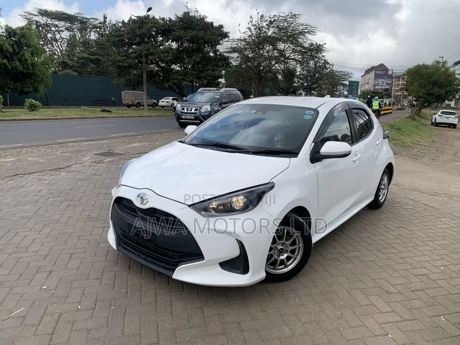 Toyota Yaris 1.5 Sedan L 2020 White