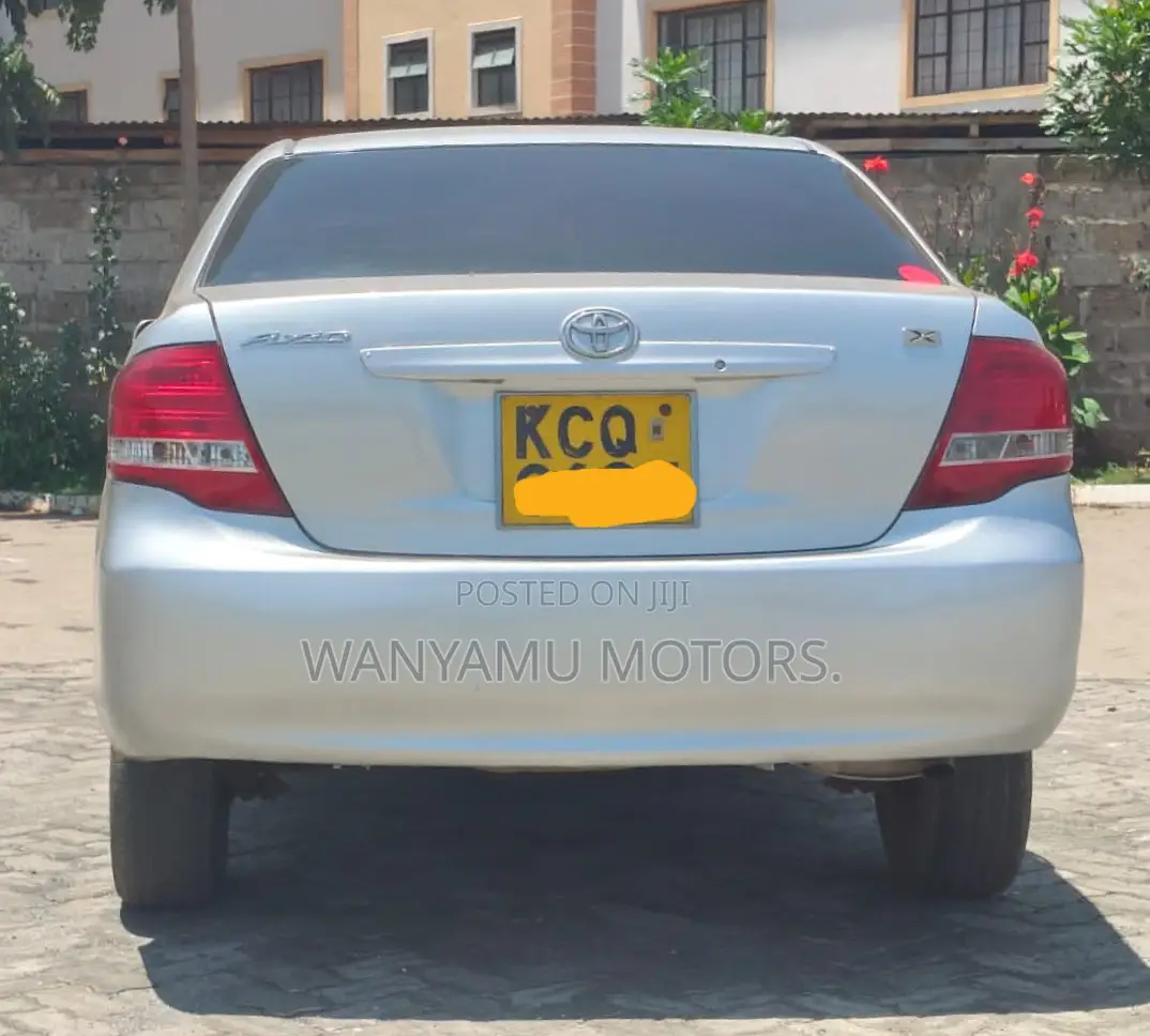 Toyota Axio 2011 Silver