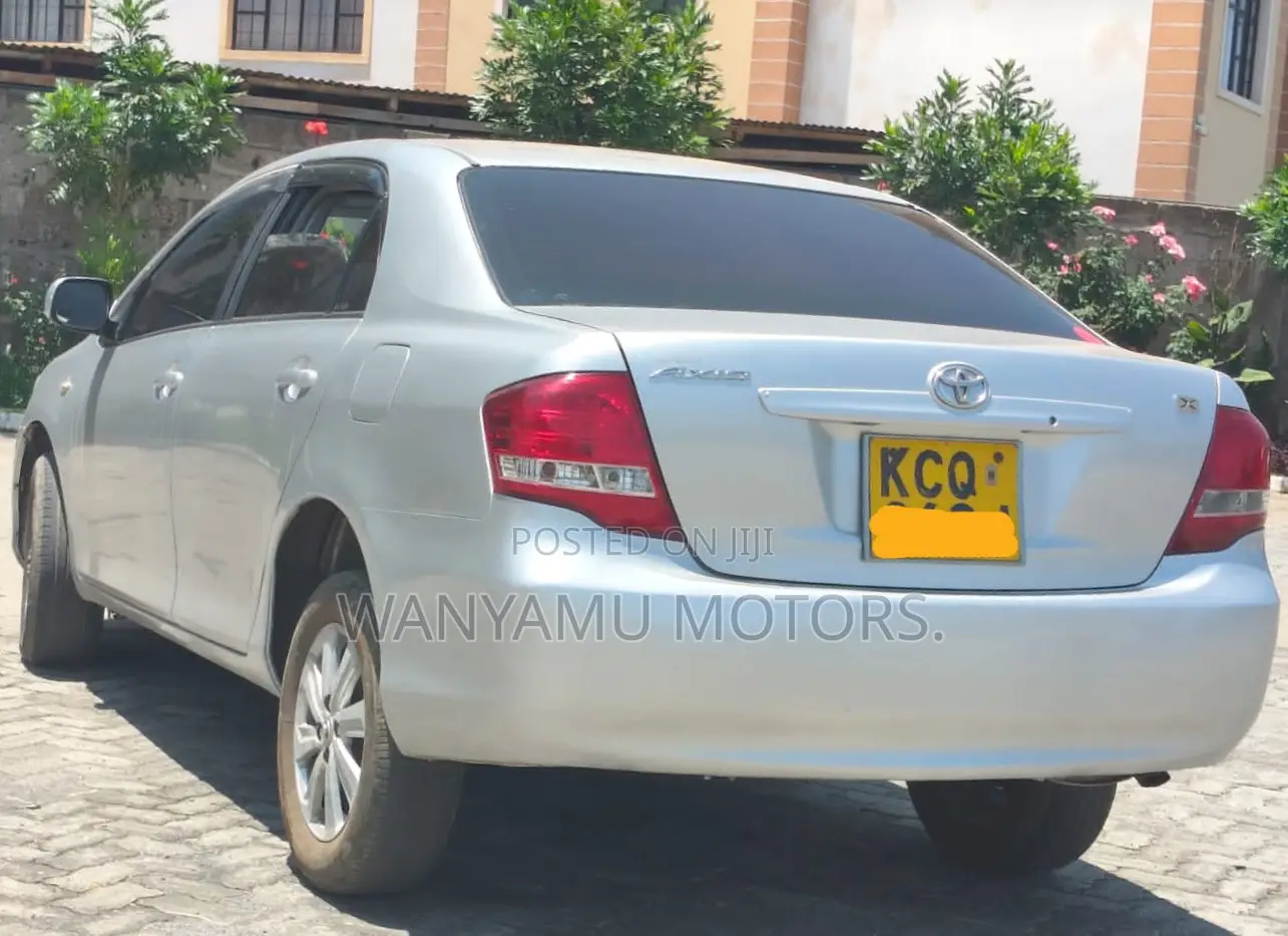 Toyota Axio 2011 Silver
