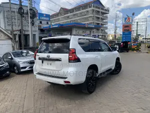 Toyota Land Cruiser Prado 2.8 2021 White
