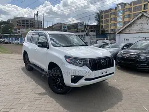 Toyota Land Cruiser Prado 2.8 2021 White