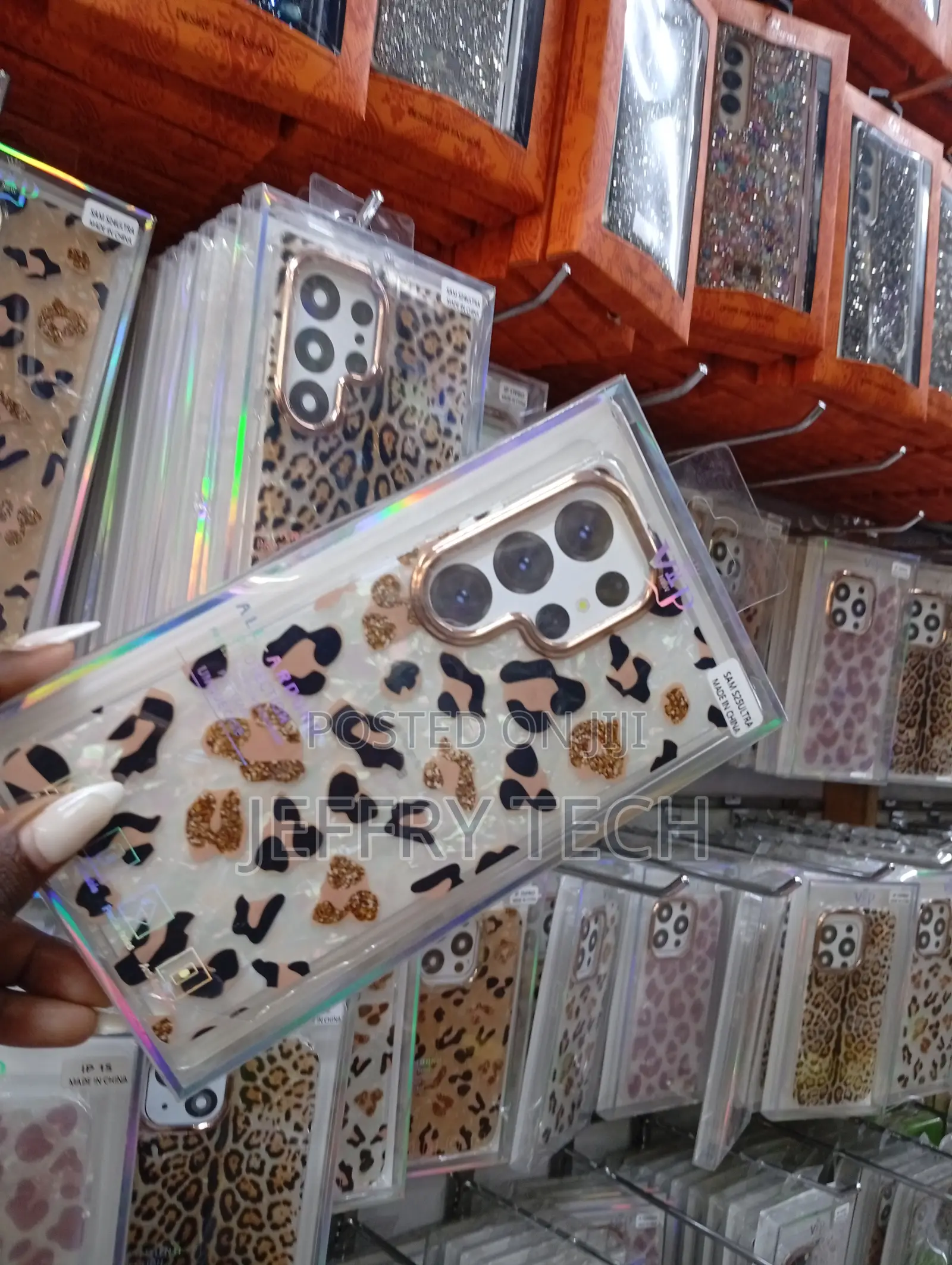 Cheetah-Patterned Phone Case for the Samsung Galaxy S25 Ultra,