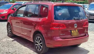 Volkswagen Touran 2016 Red