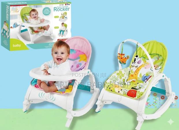 2-in-1 Baby Rocker Feeding Chair