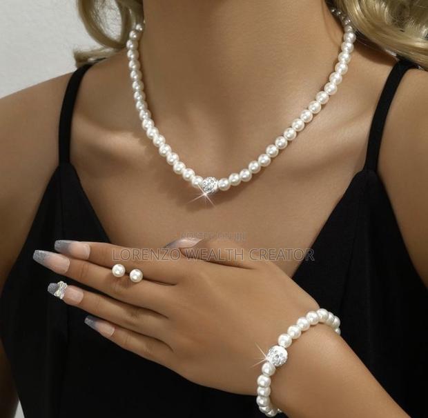 Elegant Pearl Knecklace Earrings Bracelet Set