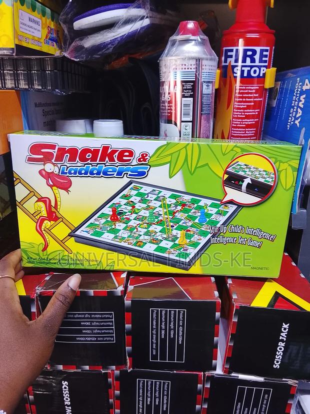 An International Snake Ladders Board Game - main view