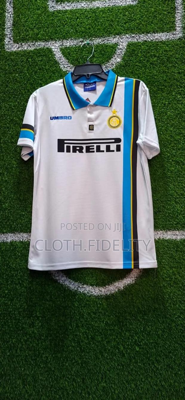 Inter Milan 1997/1998 Away Kit Retro Jersey. - thumbnail 2