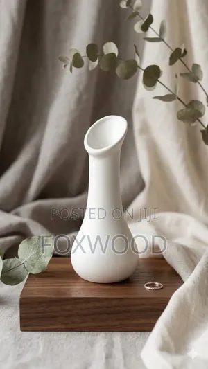 Ceramic Nose Flower Vase Small 18cm