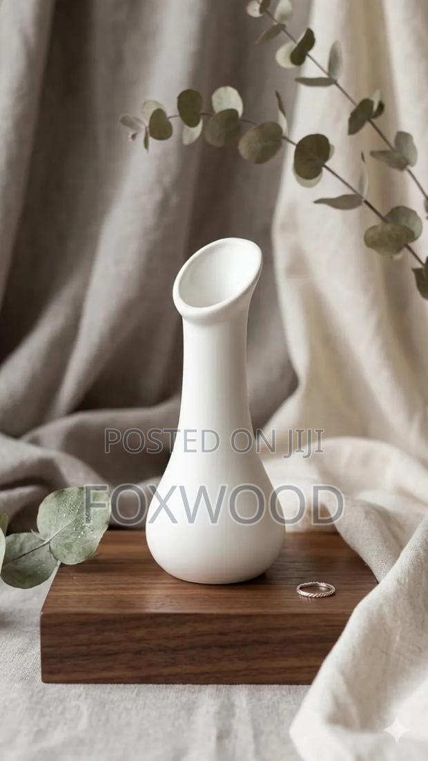 Ceramic Nose Flower Vase Small 18cm - thumbnail 3