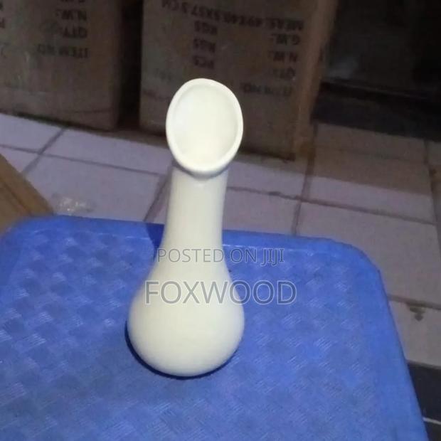 Ceramic Nose Flower Vase Small 18cm - thumbnail 2